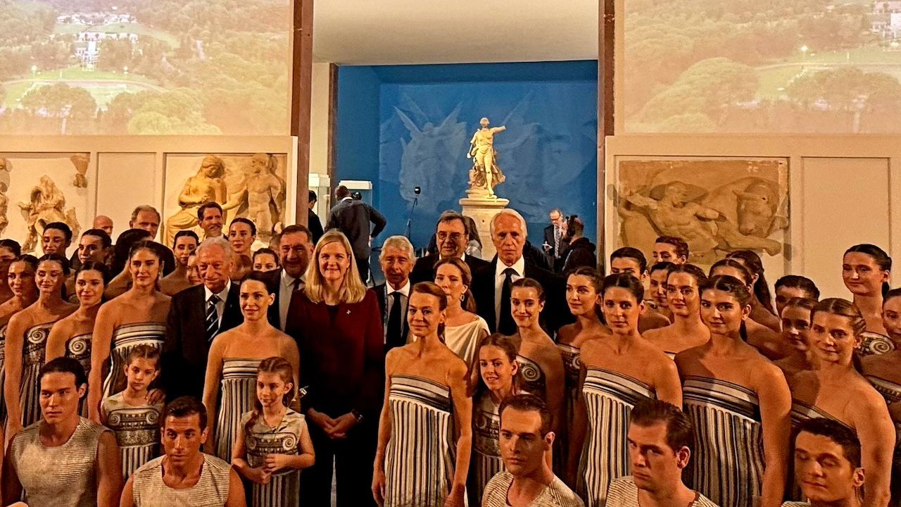  Milano Cortina 2026, accesa la fiamma a Olimpia. Buonfiglio: emozione speciale