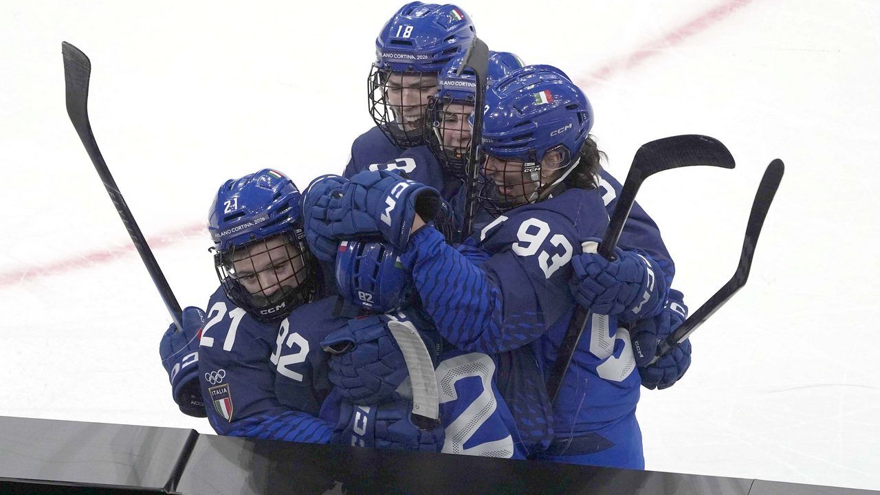 Hockey: storica vittoria per l'Italia femminile. Ian Matteoli vola in finale nel big air di snowboard