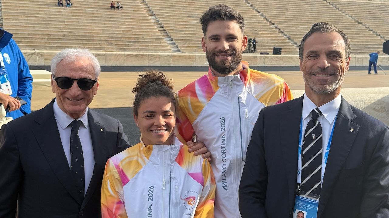  Fiamma olimpica in Italia dopo 20 anni. Consegna ad Atene, nel pomeriggio cerimonia al Quirinale. Buonfiglio: fiaccola simbolo di unità