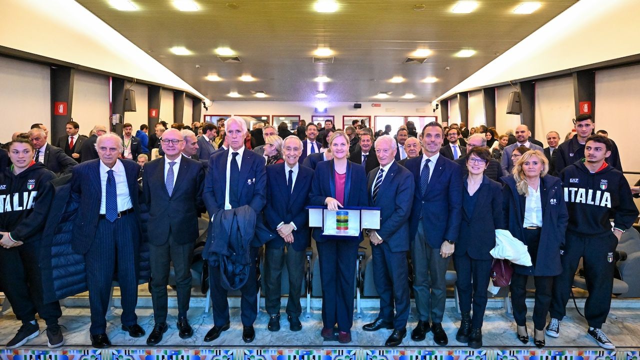  La Presidente del CIO Kirsty Coventry riceve il Premio Onesti: “Riconoscimento che mi tocca il cuore”