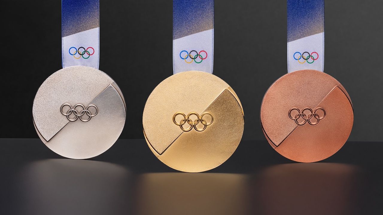Svelate le medaglie dei Giochi Olimpici e Paralimpici di Milano Cortina 2026, Buonfiglio: “Sogno da vivere ad occhi aperti”